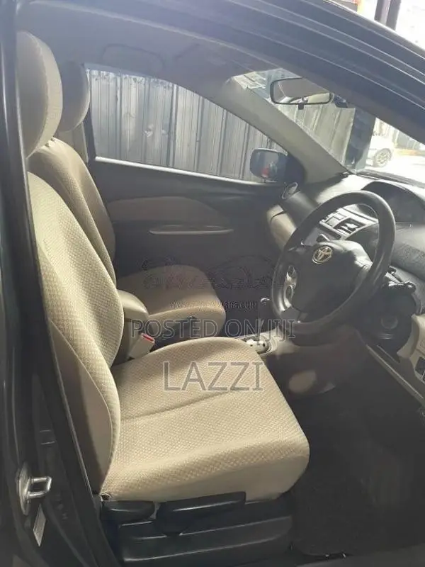 Toyota Belta 2009 Car (Used)