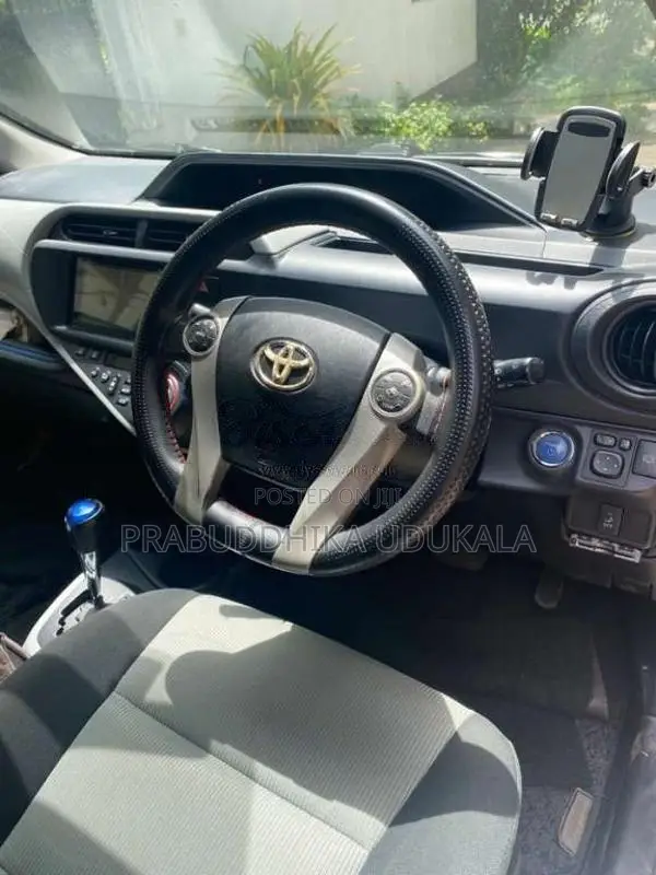 Toyota Aqua 2014 Car (Used)