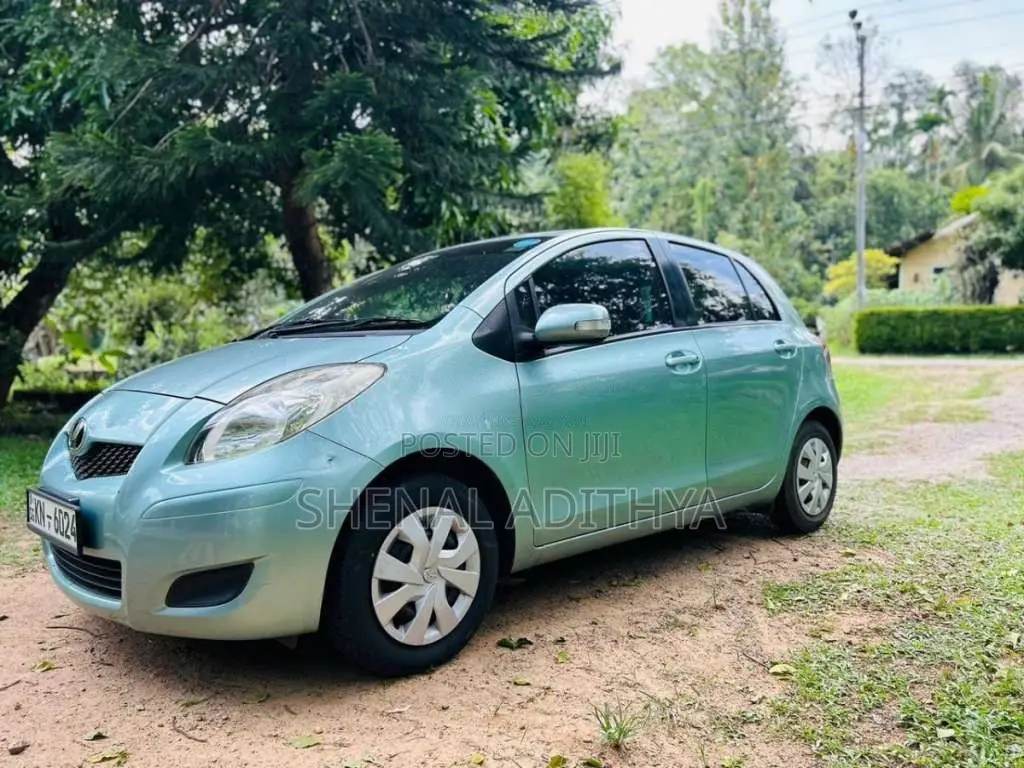 Toyota Vitz 2008 Car (Used)