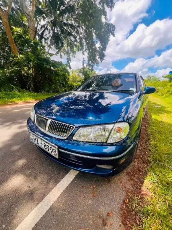 Nissan N16 2000 Car (Used)
