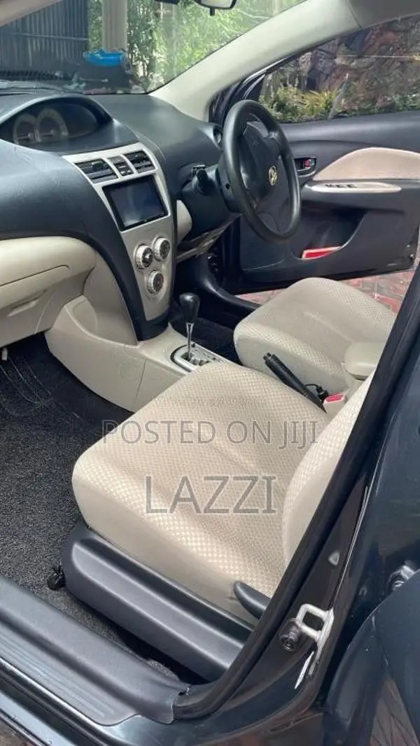 Toyota Belta 2009 Car (Used)