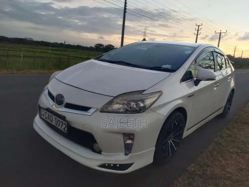 Toyota Prius G Touring 2014 Car (Used)