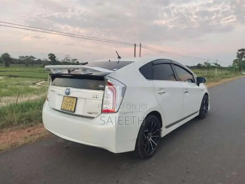 Toyota Prius G Touring 2014 Car (Used)