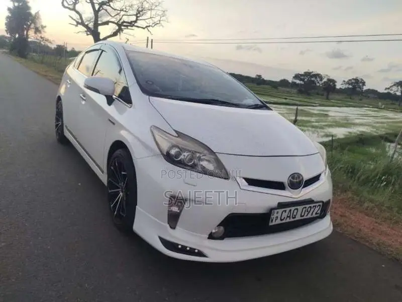 Toyota Prius G Touring 2014 Car (Used)