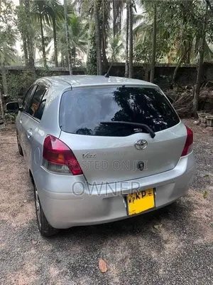 Toyota Vitz 2009 Car (Used)