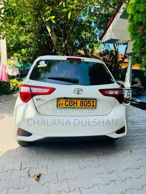 Toyota Vitz 2019 Car (Used)