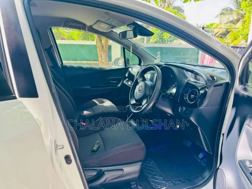 Toyota Vitz 2019 Car (Used)