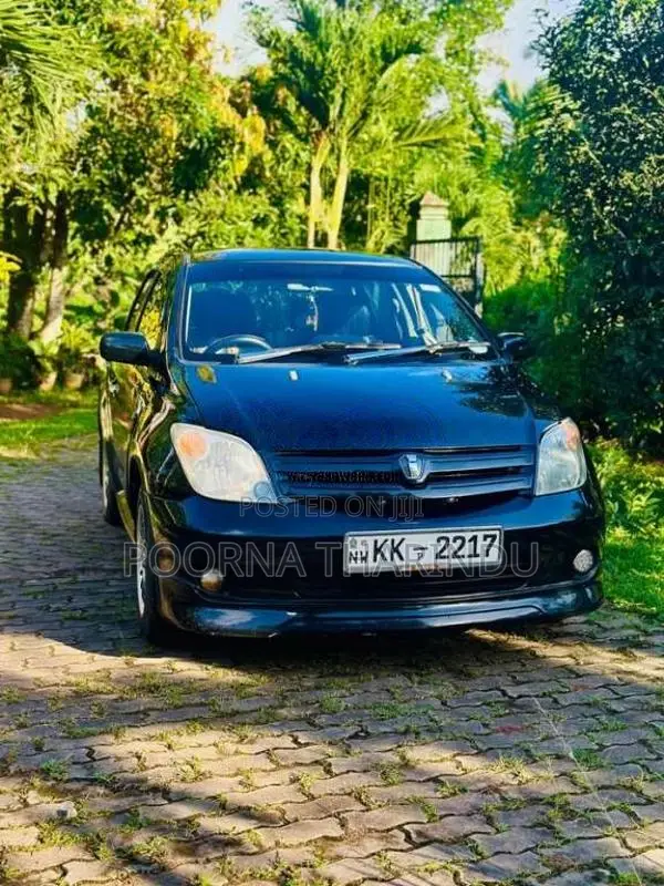 Toyota IST 2004 Car (Used)
