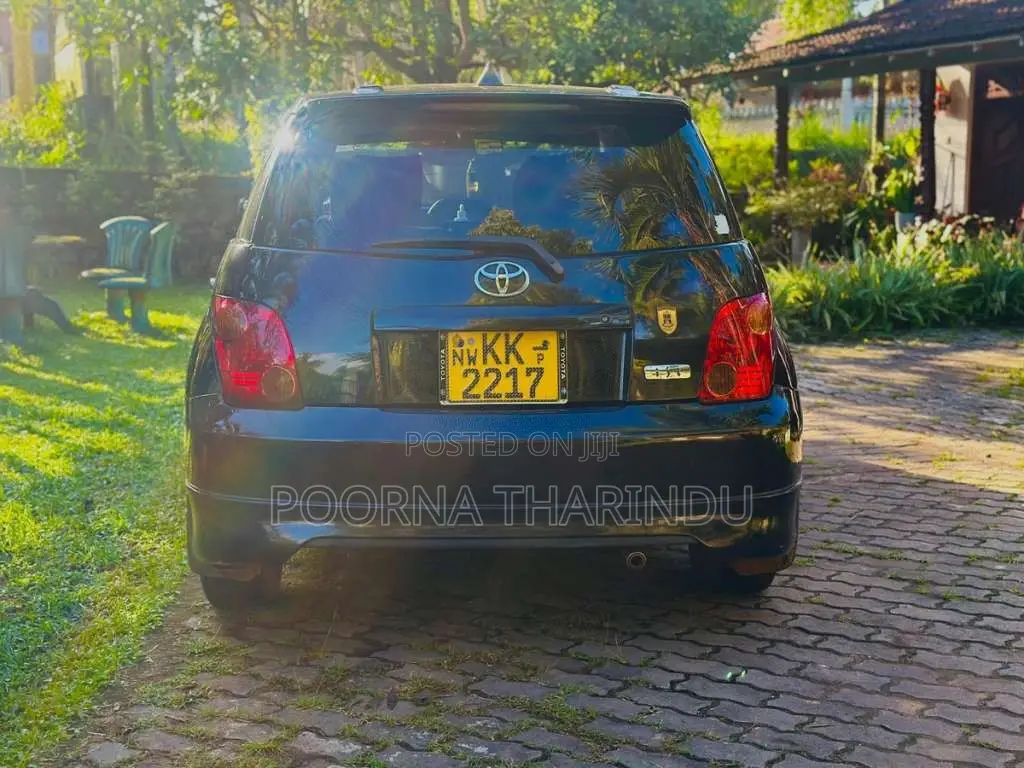 Toyota IST 2004 Car (Used)