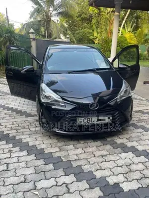 Toyota Vitz 2017 Car (Used)