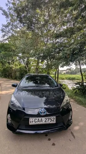 Toyota Aqua S Limited 2012 Car (Used)