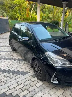 Toyota Vitz 2017 Car (Used)