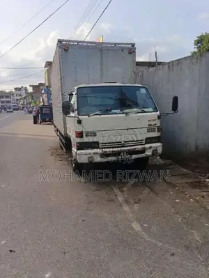 Isuzu NPR 1988 Lorry (Used)