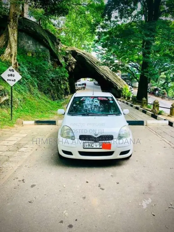 Toyota Vitz SCP10 2002 Car (Used)