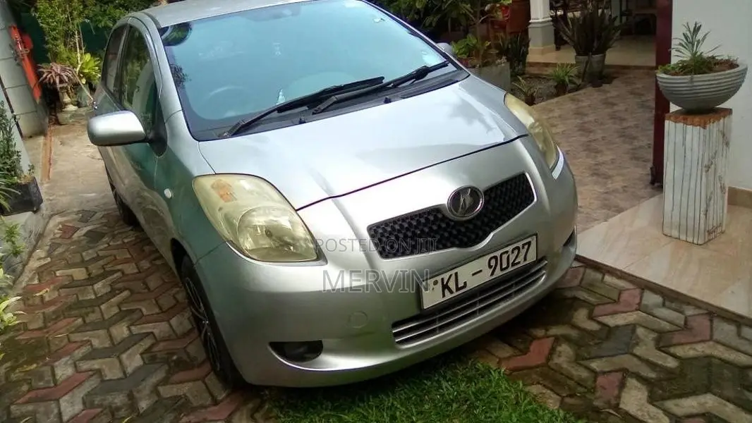 Toyota Vitz 2007 Car (Used)