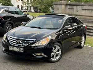 Hyundai Sonata 2012 Car (Used)