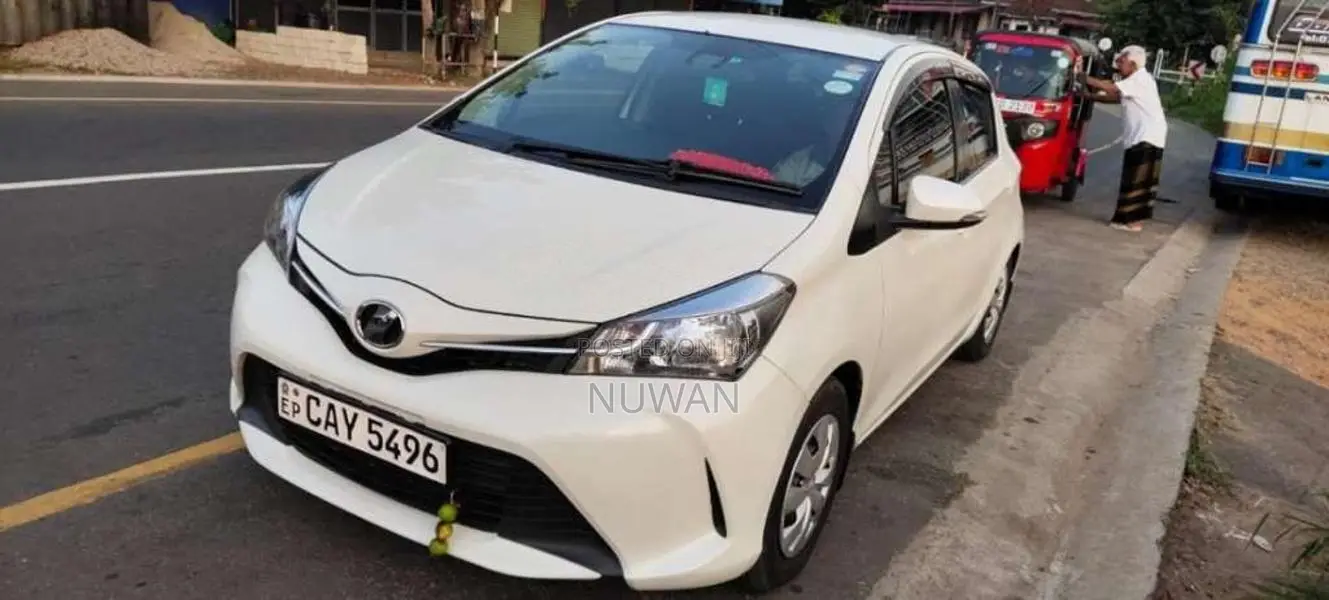 Toyota Vitz 2016 Car (Used)