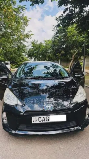 Toyota Aqua 2013 Car (Used)