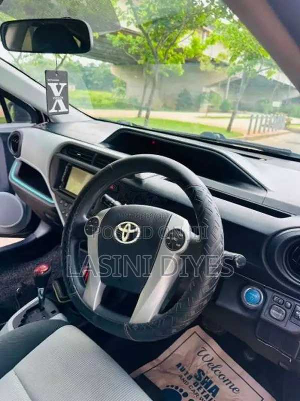Toyota Aqua 2013 Car (Used)