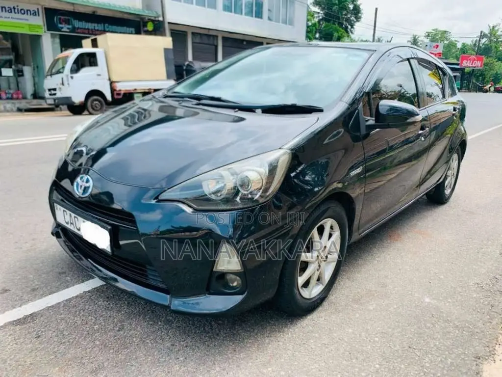 Toyota Aqua G Grade 2013 Car (Used)