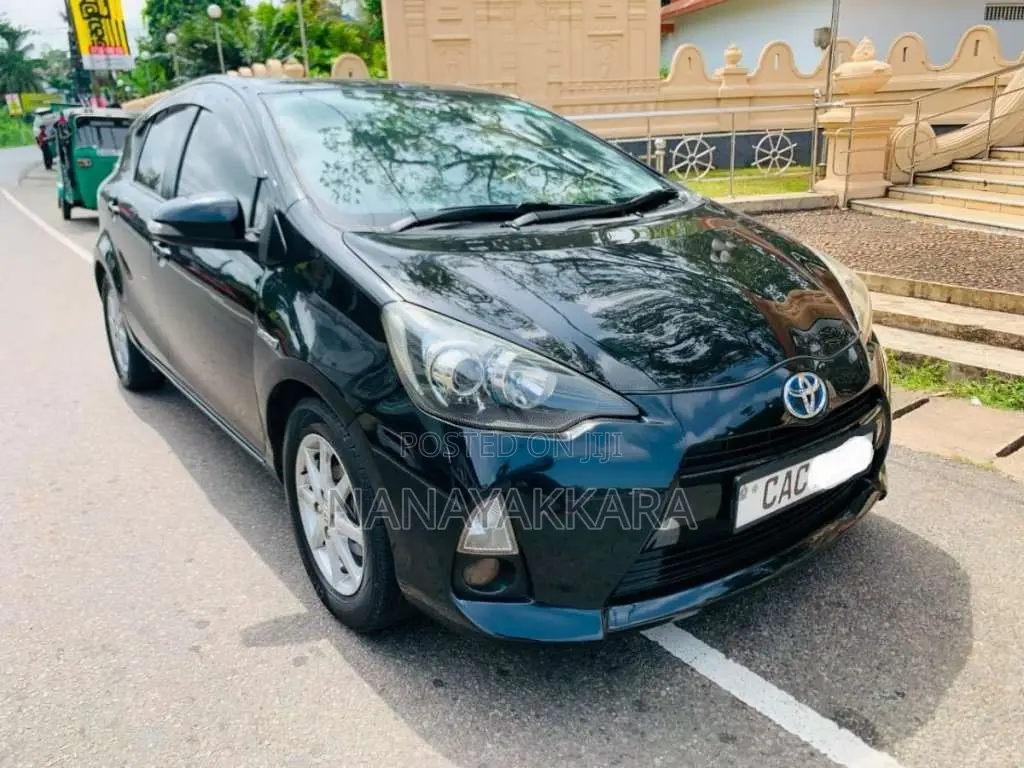 Toyota Aqua G Grade 2013 Car (Used)