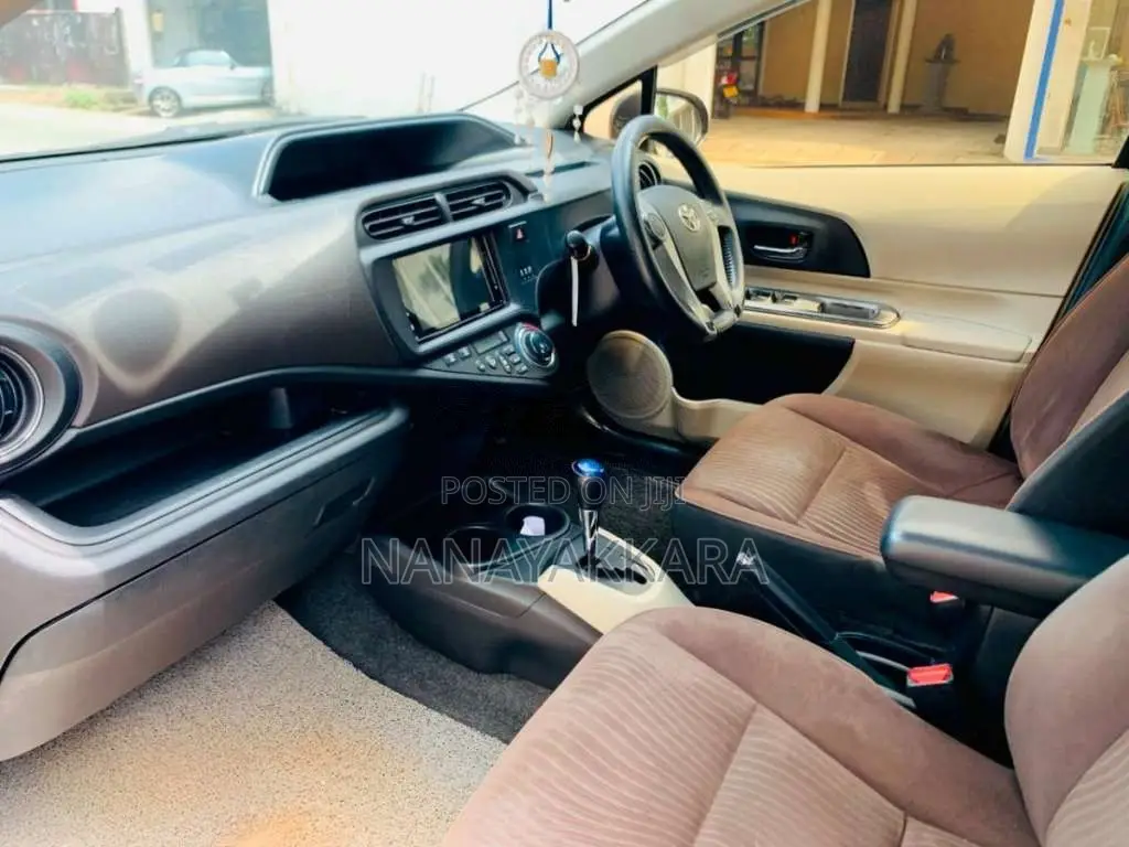 Toyota Aqua G Grade 2013 Car (Used)