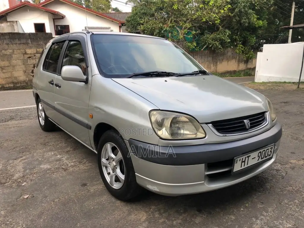 Toyota Corolla Raum 2001 Car (Used)