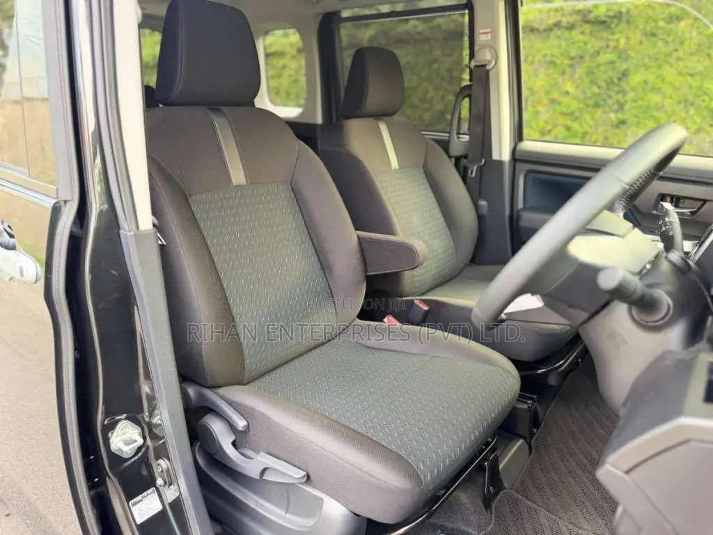 Toyota Roomy Custom G 2024 Car Unregistered (Recondition)
