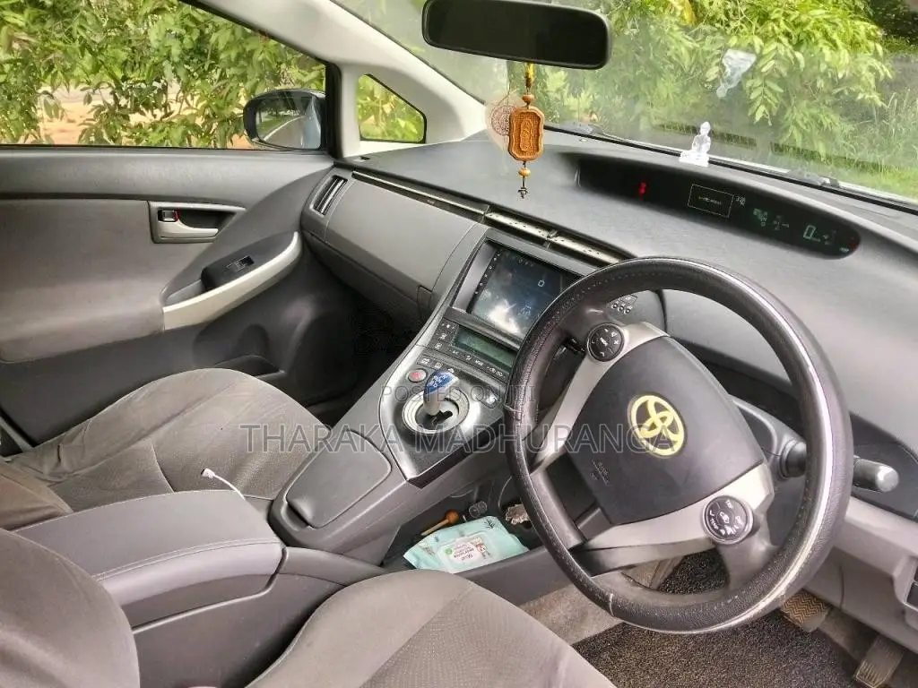 Toyota Prius 2010 Car (Used)