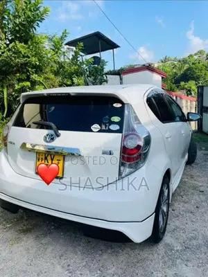Toyota Aqua 2012 Car (Used)