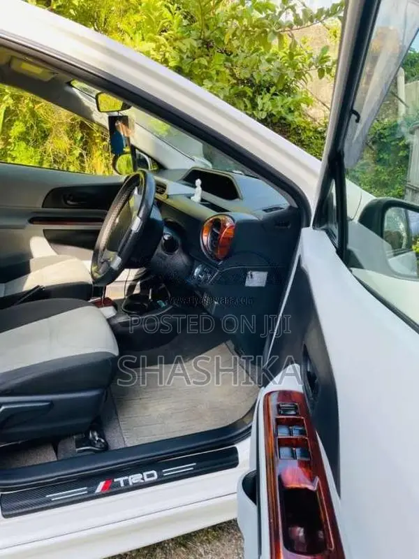 Toyota Aqua 2012 Car (Used)