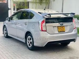 Toyota Prius 2012 Car (Used)