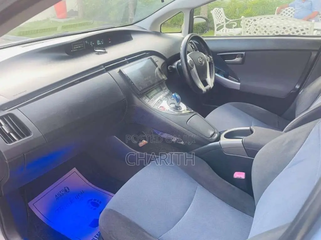Toyota Prius 2012 Car (Used)