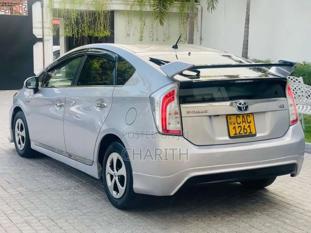 Toyota Prius 2012 Car (Used)