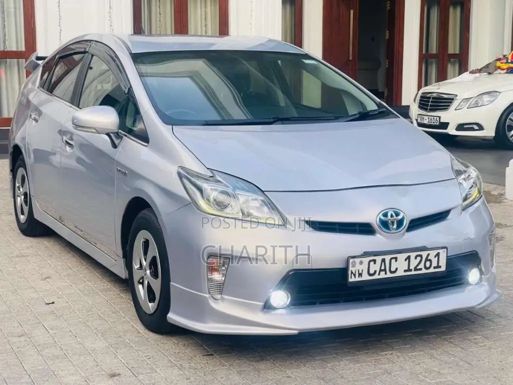 Toyota Prius 2012 Car (Used)