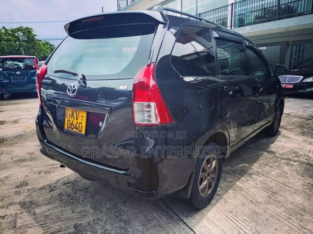 Toyota Avanza 2012 Car (Used)