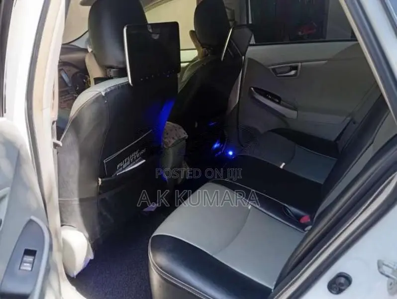 Toyota Prius 2014 Car (Used)