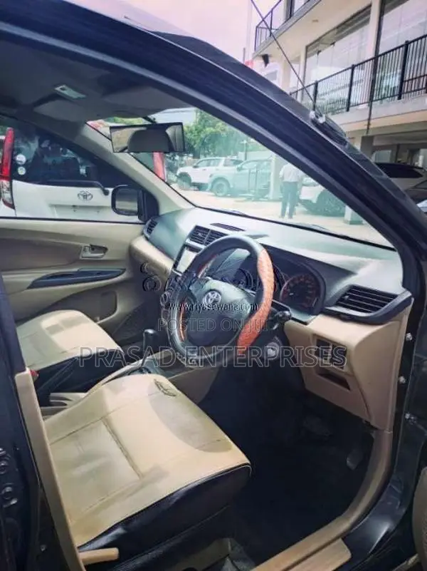 Toyota Avanza 2012 Car (Used)