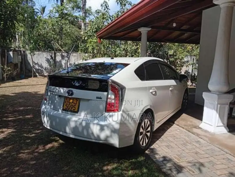 Toyota Prius 2014 Car (Used)