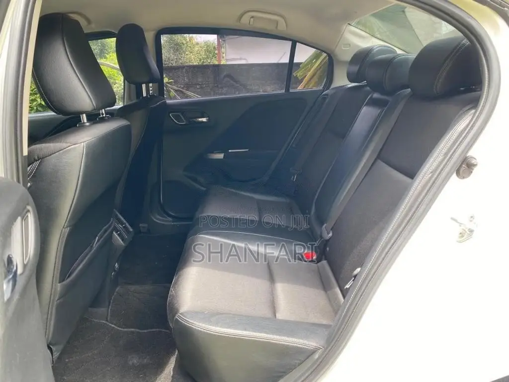 Honda Grace EX 2017 Car (Used)