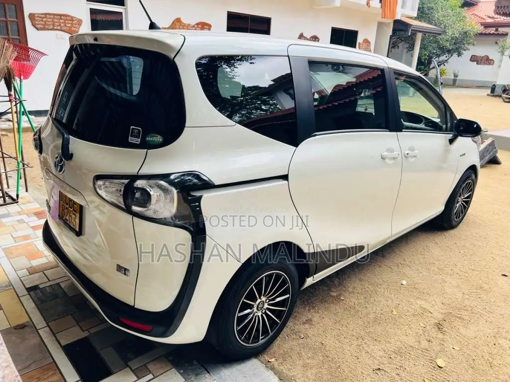 Toyota Sienta 2019 Car (Used)