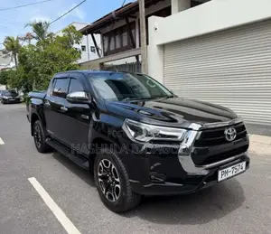 Toyota Hilux 2025 Pickup (Used)