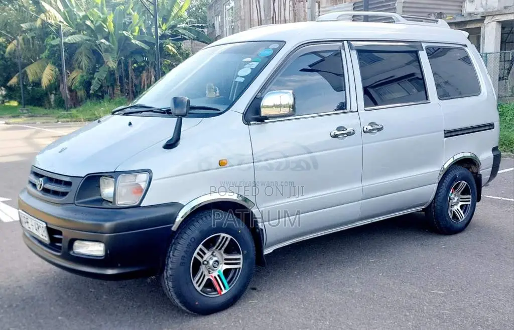 Toyota TownAce 2007 Van (Used)