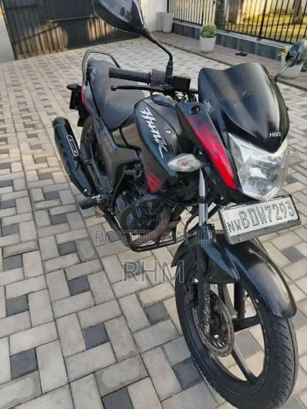 Hero Hunk 2016 Motorbike (Used)