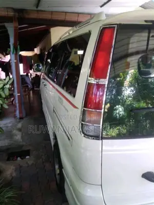 Toyota Toyota 1997 Van (Used)