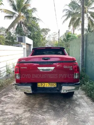 Toyota Hilux Revo 2018 Pickup (Used)