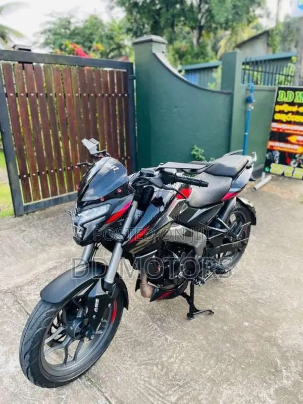 Bajaj Pulsar NS200 2025 Motorbike (Used)