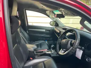 Toyota Hilux Revo 2018 Pickup (Used)
