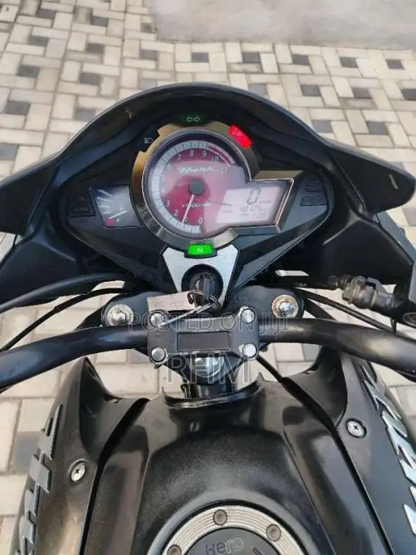 Hero Hunk 2016 Motorbike (Used)