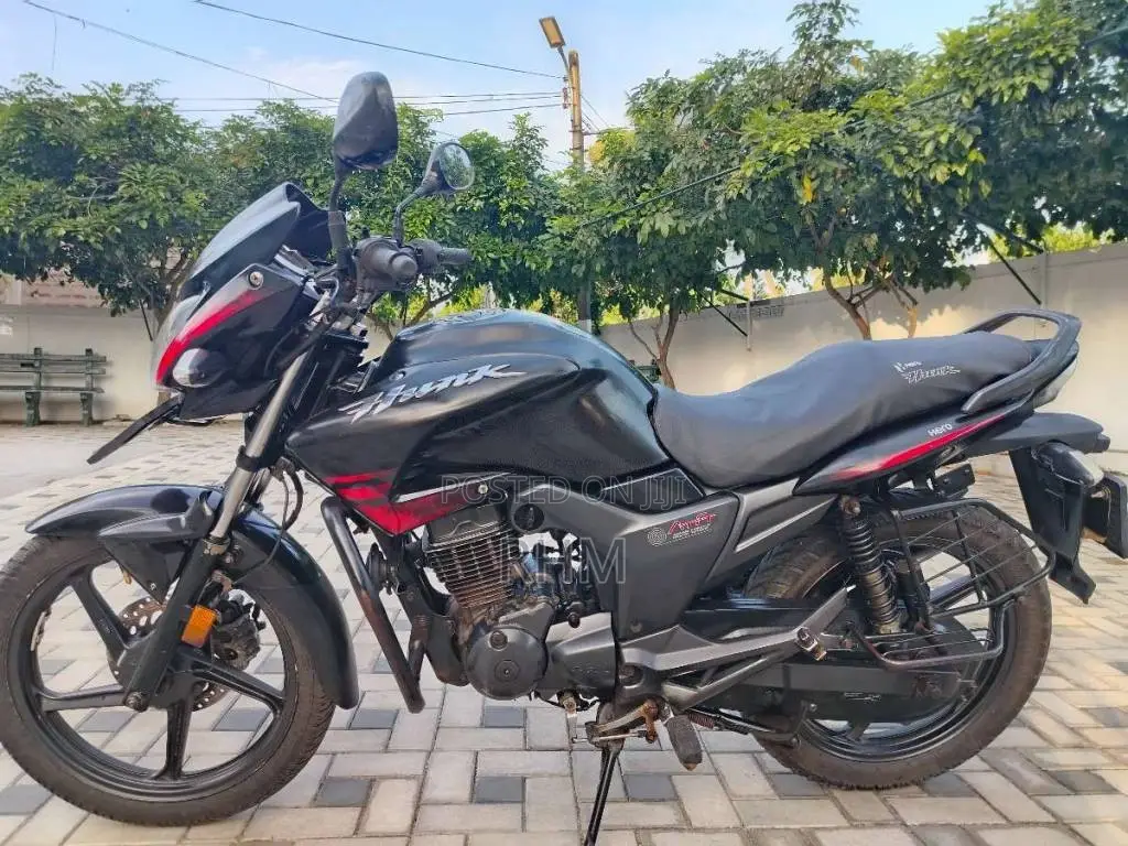 Hero Hunk 2016 Motorbike (Used)
